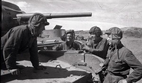 Танкисты Т-26 в 30-ых годах XX века. Источник фото: topwar.ru (https://clck.ru/sDGwF)