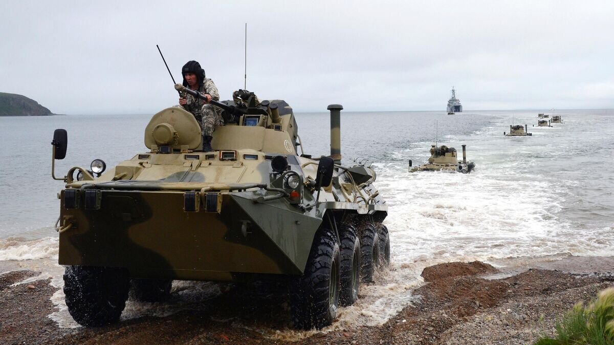    Тренировка роты морской пехоты на новых бронетранспортерах БТР-82А во Владивостоке© РИА Новости / Виталий Аньков