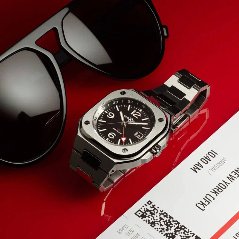 Часы Bell & Ross BR 05 в 41 мм корпусе из стали с индикатором даты и функцией второго часового пояса 