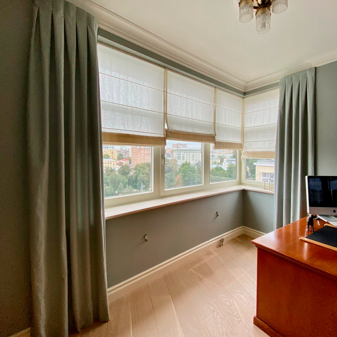 Римские шторы в кабинете