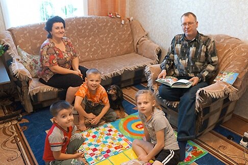 Спаниель Джек явно в шоке от счастья, свалившегося на его голову!
