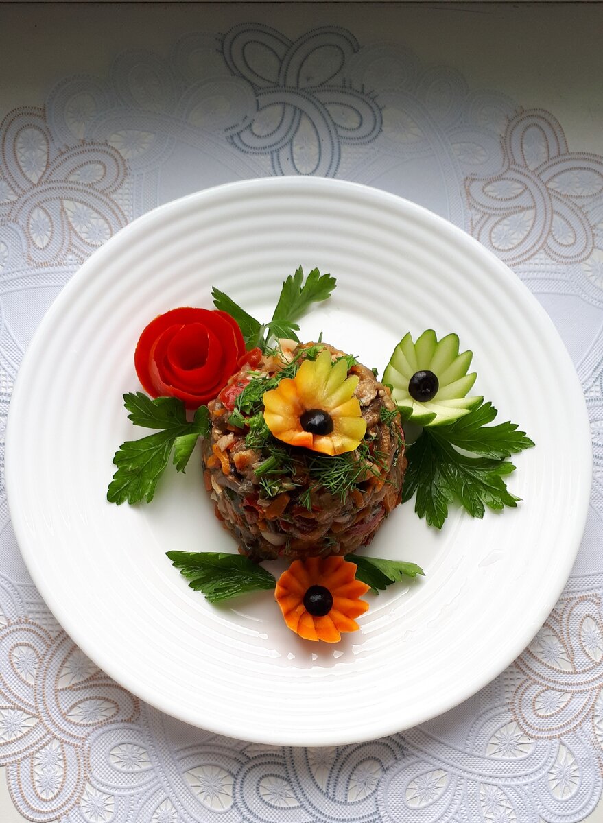 Салат из копченой курицы «в гостях у тёщи»
