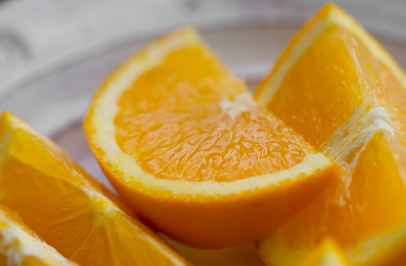 Цитрусовые, все солнечно, сладко и привлекательно ..
