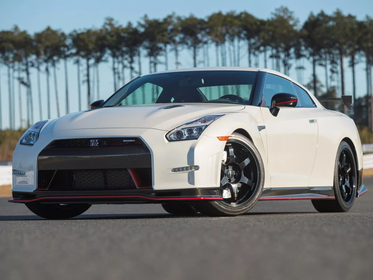 Nissan gt r 2017 r35