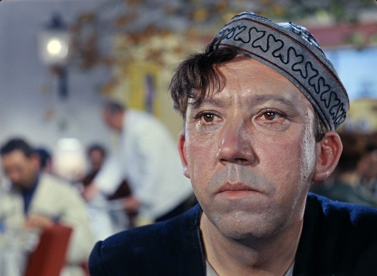 Юрий Никулин. Кадр из фильма Кавказская пленница или новые приключения Шурика