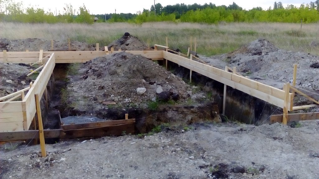 Начало выставления опалубки