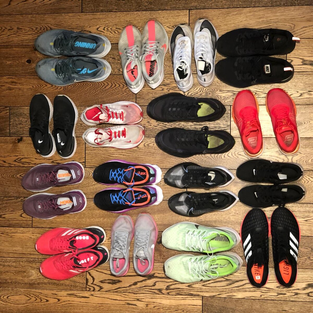 16  комплектов беговой обуви