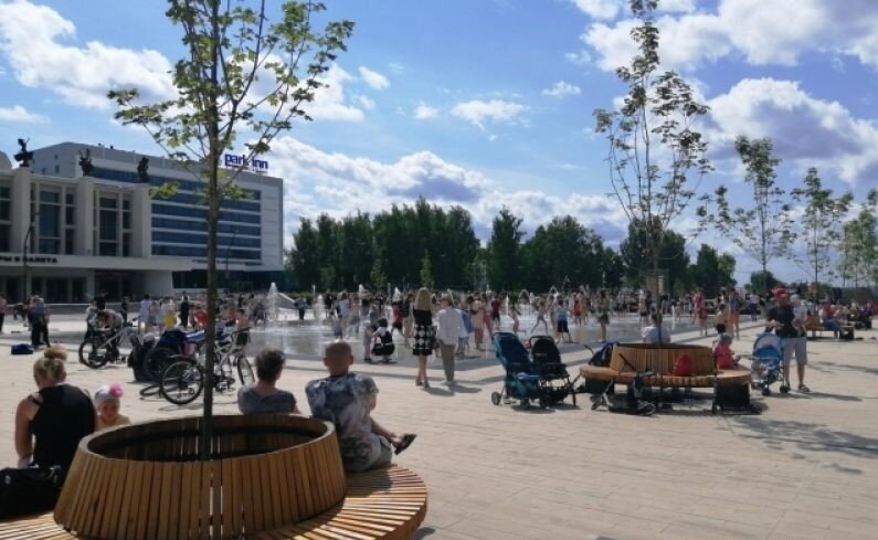 На главной площади 90% людей без масок