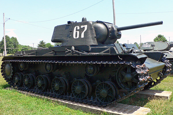 Танк КВ-1 (названный в честь Климента Ворошилова)