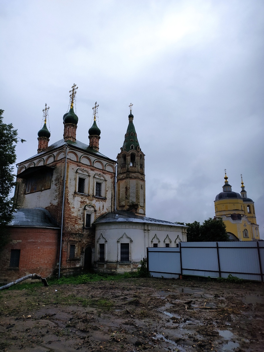 Троицкая церковь, г. Серпухов. 17 век. 