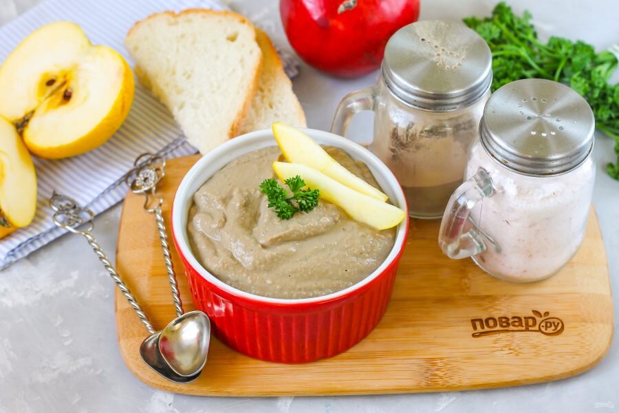 Блендер для приготовления паштета. Куриный паштет из грудки. Паштет из курицы в блендере. Паштет из вареного мяса курицы. Паштет из куриной грудки в блендере с морковью и луком.