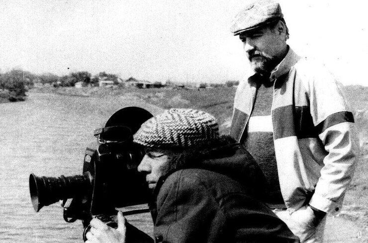 Съёмка эпизода: "На реке Иргиз" - Большечерниговский район, Куйбышевская область. Фильм "ХАДИЯ", 1989.   Фото Рияза Исхакова. 