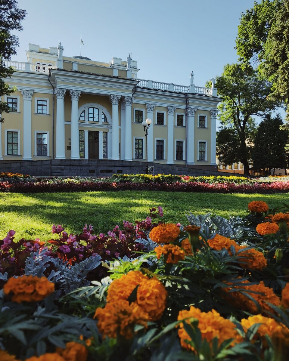 Дворцово-парковый ансамбль Румянцевых-Паскевичей