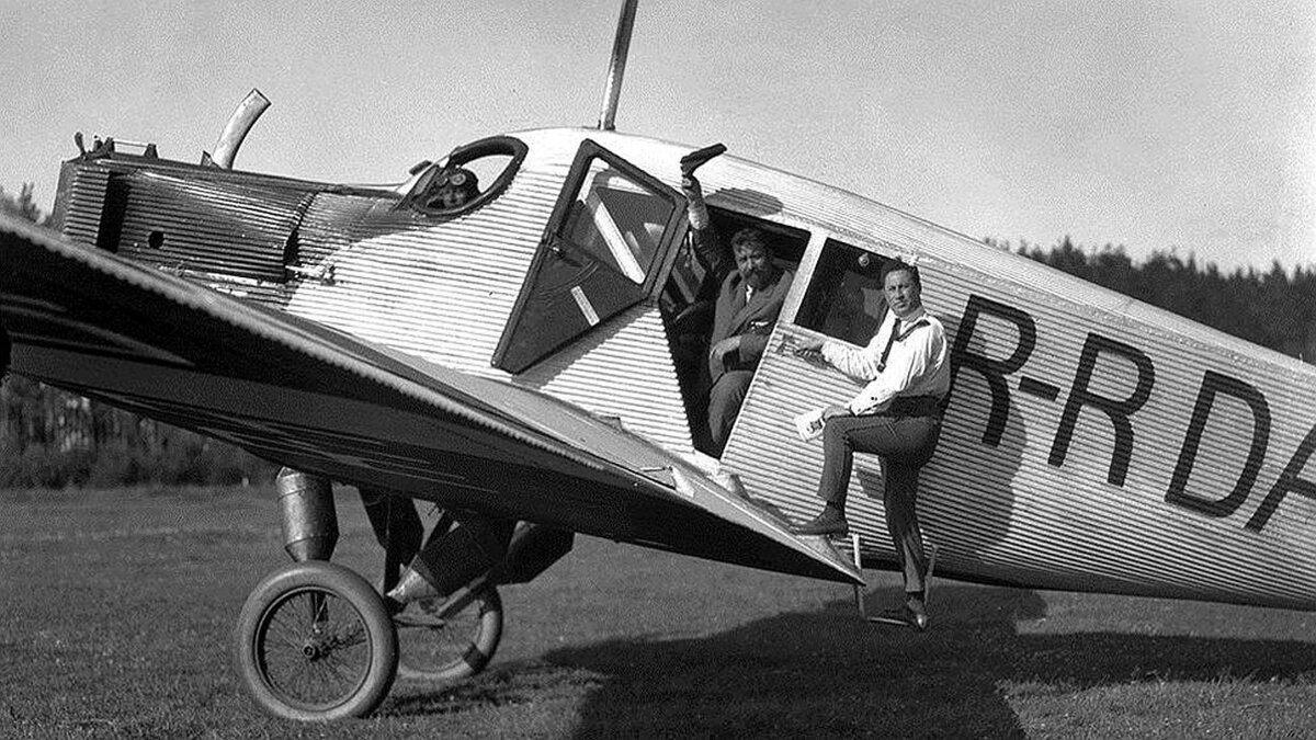 1923 авиация. Юнкерс f. Добролёт 1923 год. Junkers f13 добролет. Самолет добролет 1925.