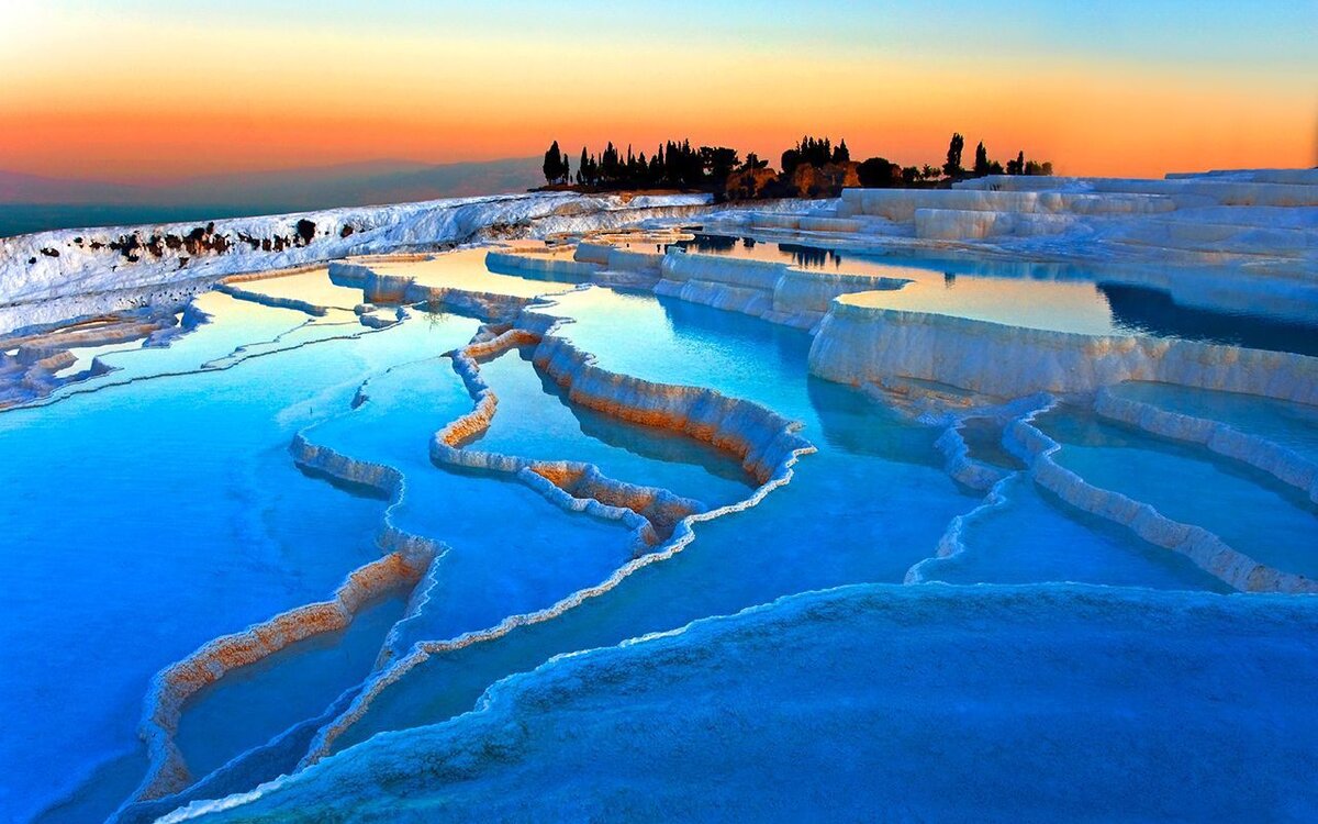 Травертина на закате (https://statusproperty.ru)