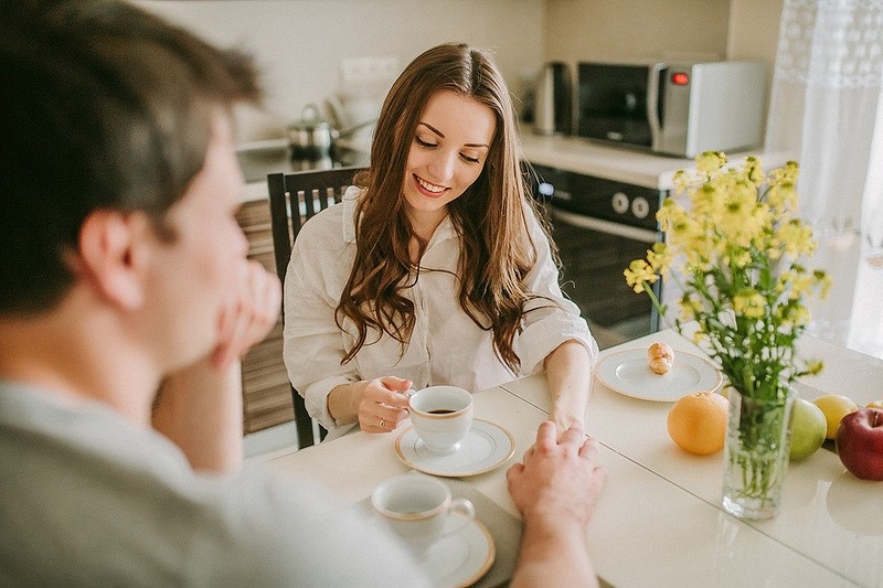 он сейчас обоснуется в городе, найдет работу, а там ,может, они с Верой и поженятся. 