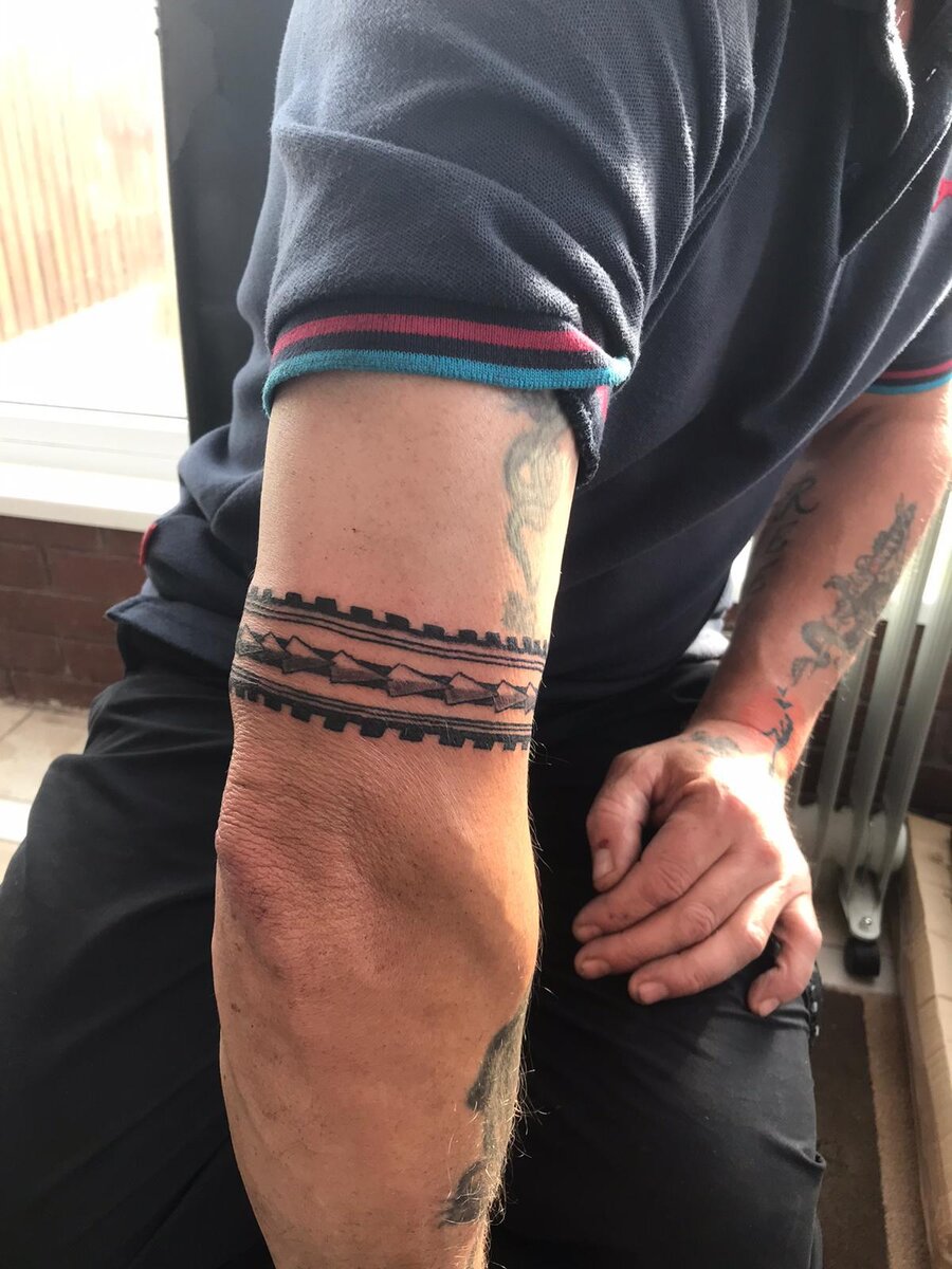 Фото татуировок нашего с Катцу друга.