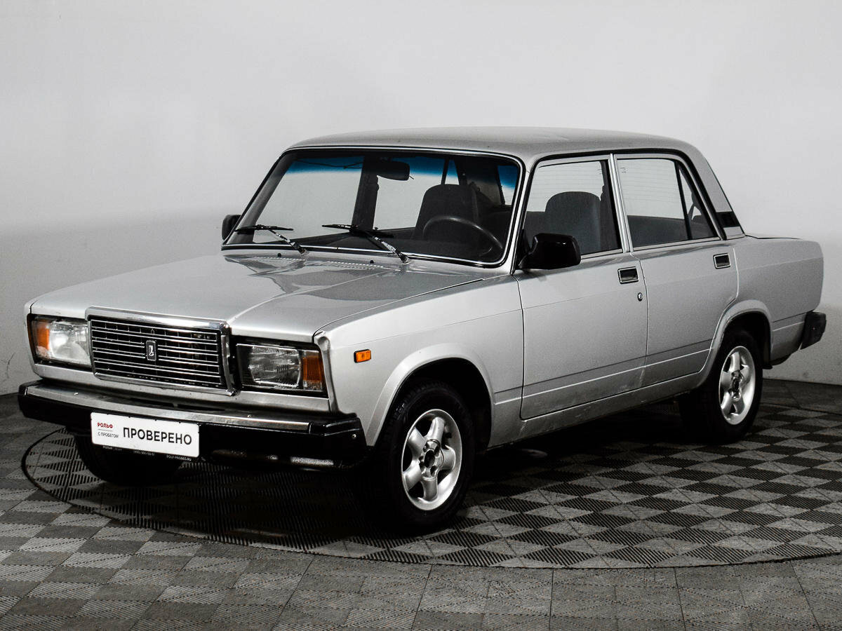 В начале 1970-х в КБ АвтоВАЗ началась работа по созданию второго поколения заднеприводных легковых автомобилей, призванных заменить выпускающиеся модели ВАЗ-2101, ВАЗ-2102, 2103.