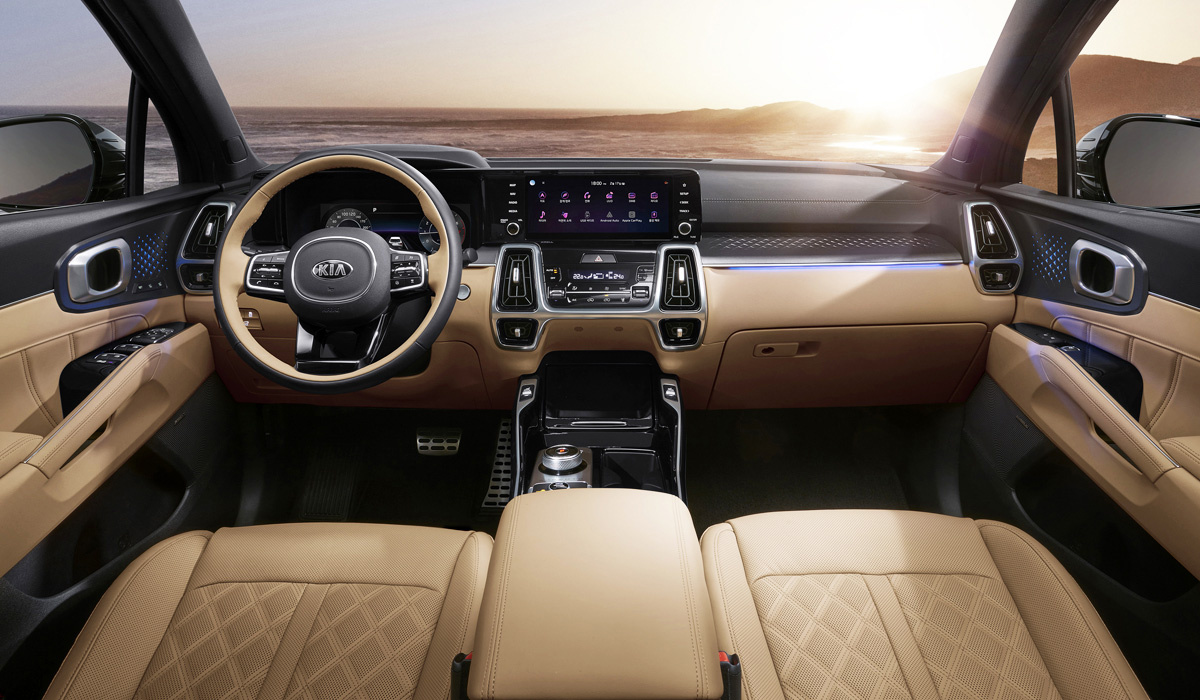 Официальные фото салона нового кузова