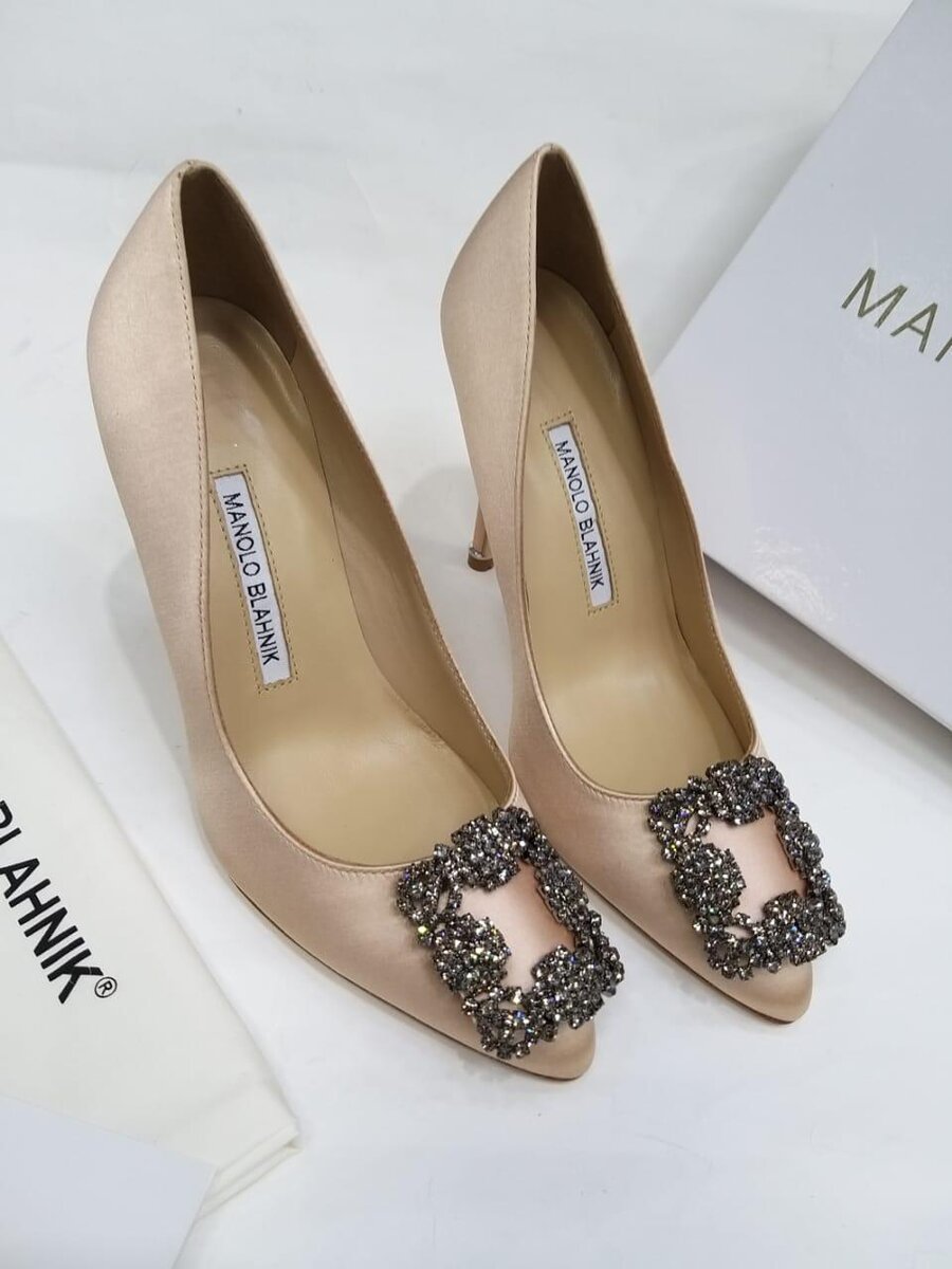 Туфли Hangisi от Manolo Blahnik, которые очень часто подделывают. 