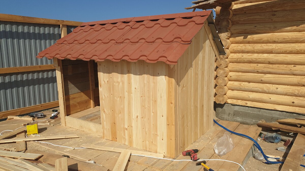 Строительство дома из оцилиндрованного бревна на берегу моря