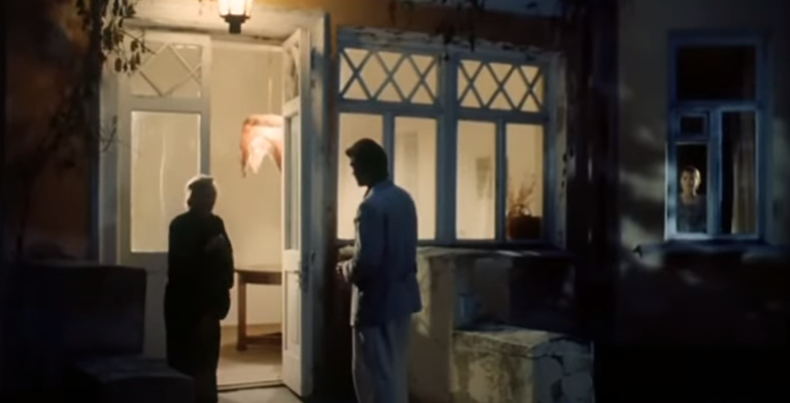 Кадр из фильма "Подмосковные вечера" (1994)