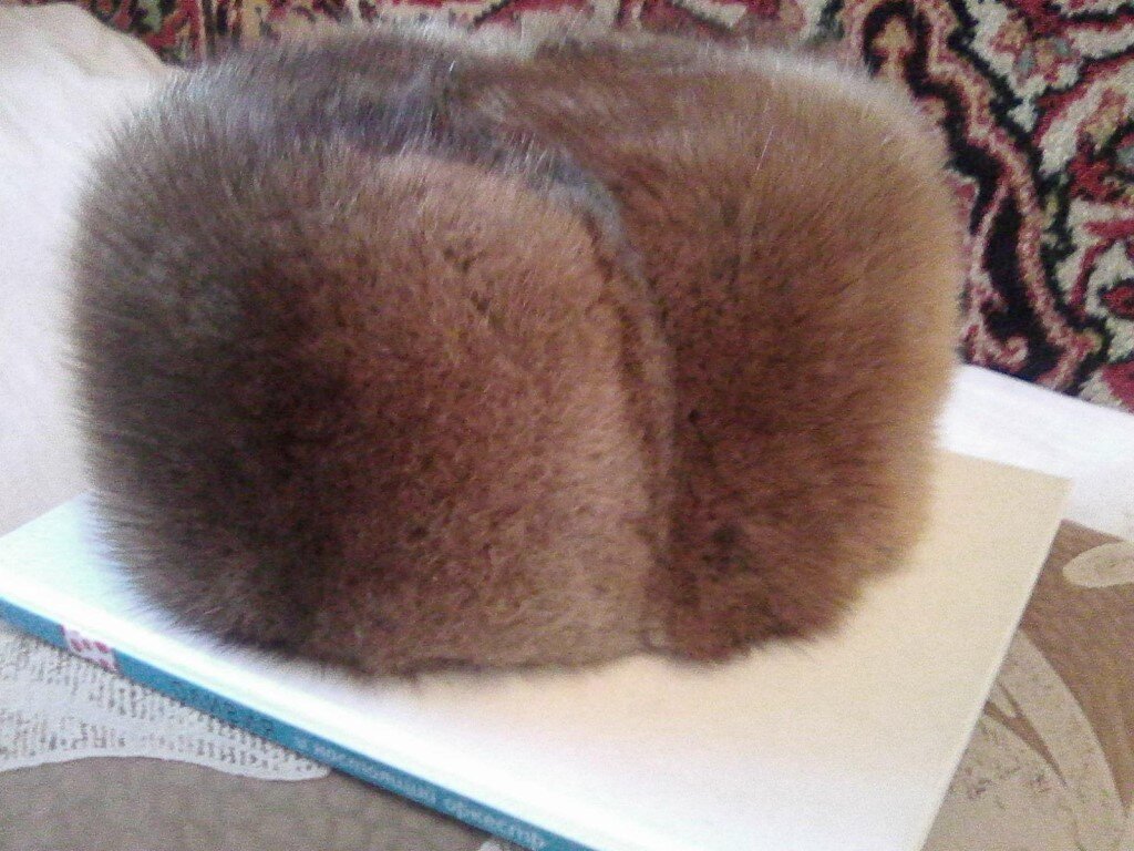 Ондатровая шапка. Ничего похожего на "кондратовую" шапку я в просторах Сети не нашла:) Яндекс.Картинки