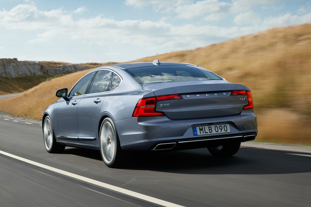 Источник: https://automobili.ru/upload/iblock/093/093717bf771434a4edba2422df1c2bce.jpg