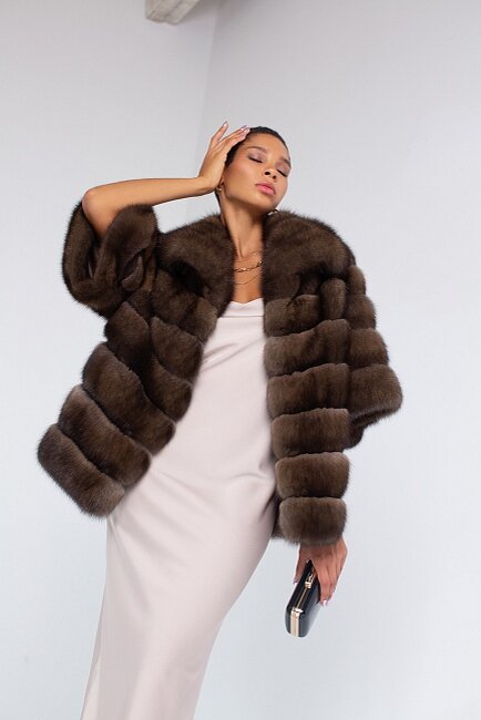 Фото https://www.mehgrad.ru/catalog/shuby-iz-sobolya/