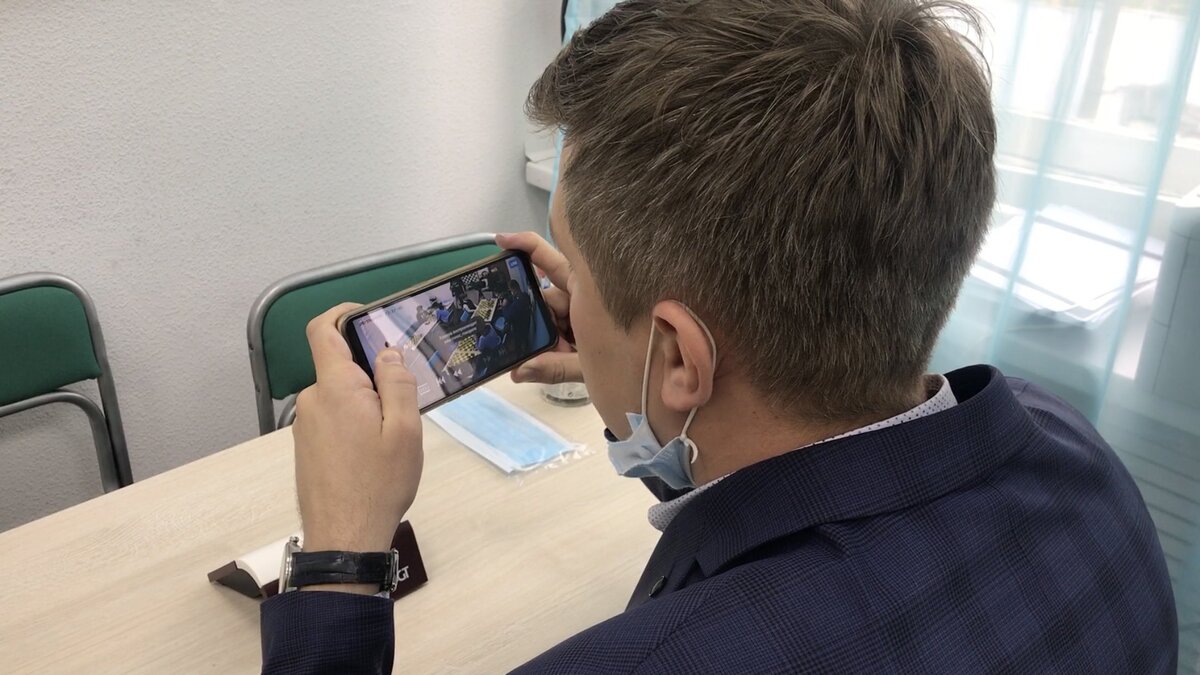 Персональные данные со смартфонов незаметно передаются третьим лицам