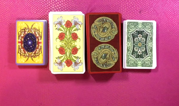 Любит ли он меня? Расклад на картах Таро и оракуле Ленорман. 2 варианта. Фото автора