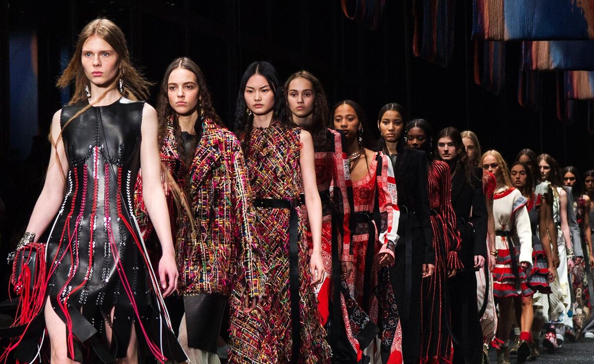 Новички fashion-индустрии: ТОП-10 модных дизайнеров 2021 года