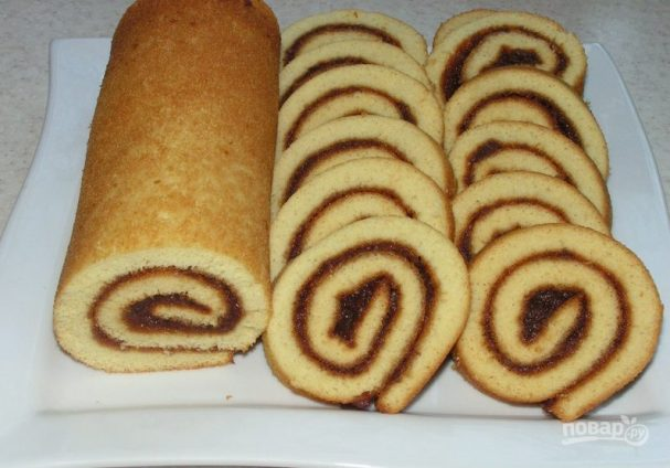 Взято с сайта https://povar.ru/recipes/rulet_s_varenem-47167.html