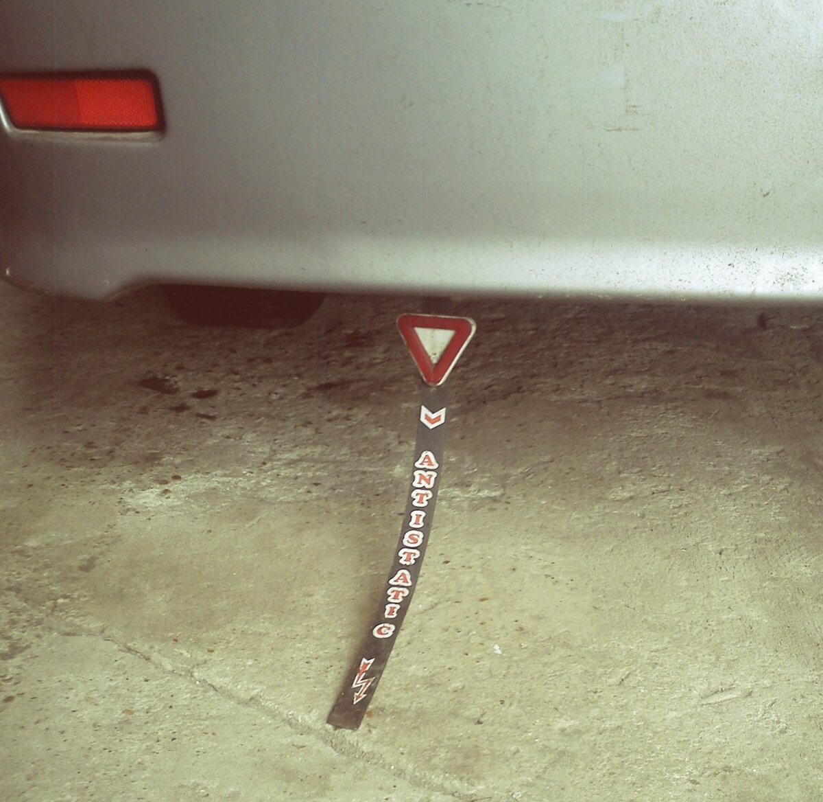 Уравнивание проводящей антистатической резиной