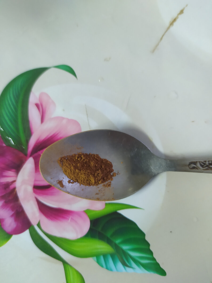 Корица в чайной ложке.