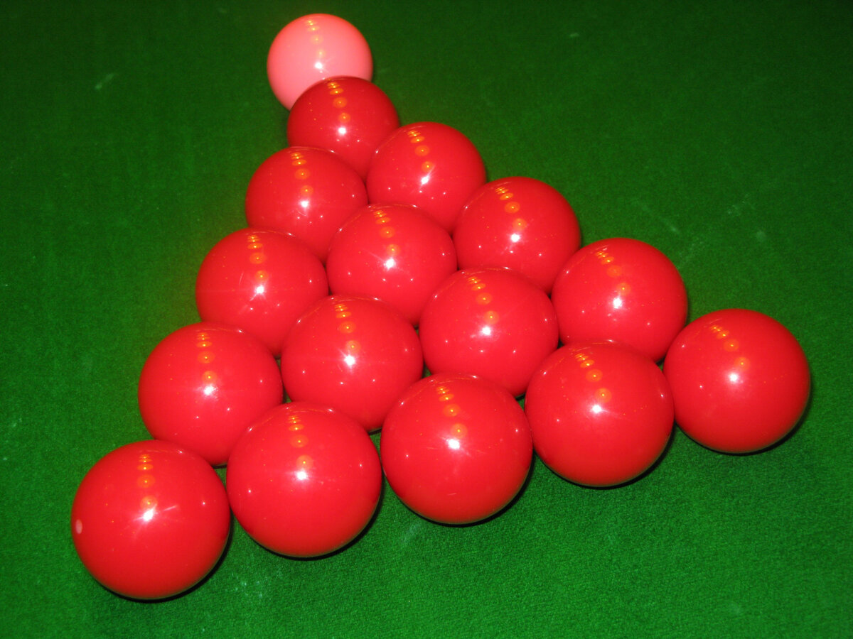 Снукер. Расстановка красных шаров. Фото бильярдного проекта Биллия.  