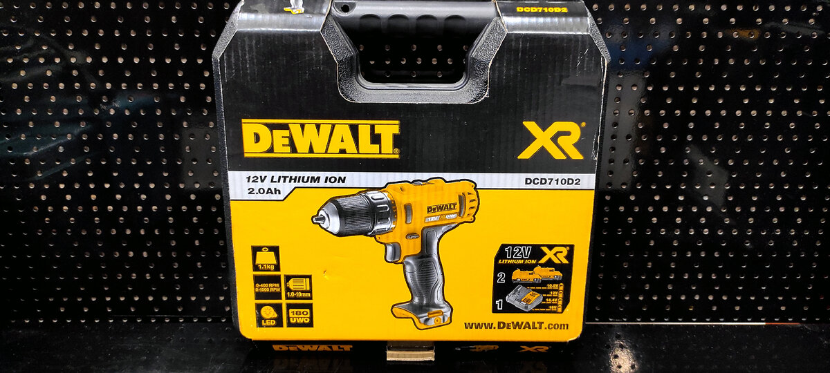 Аккумуляторная дрель-шуруповерт DeWALT