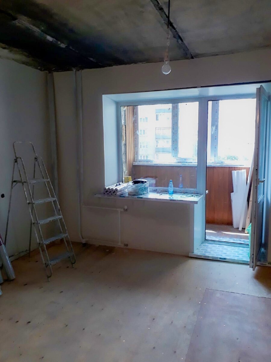 Фото можно листать! Стены тщательно очистили, отмыли гарь, загрунтовали и оштукатурили