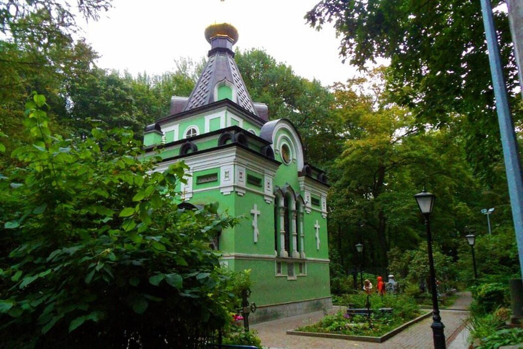 Часовня ксении петербургской. Часовня Ксении Петербургской в Санкт-Петербурге. Ксения блаженная Петербургская часовня. Смоленское кладбище.часовня Ксении Петербургской. Храм Ксении Петербургской в Санкт-Петербурге на Смоленском кладбище.