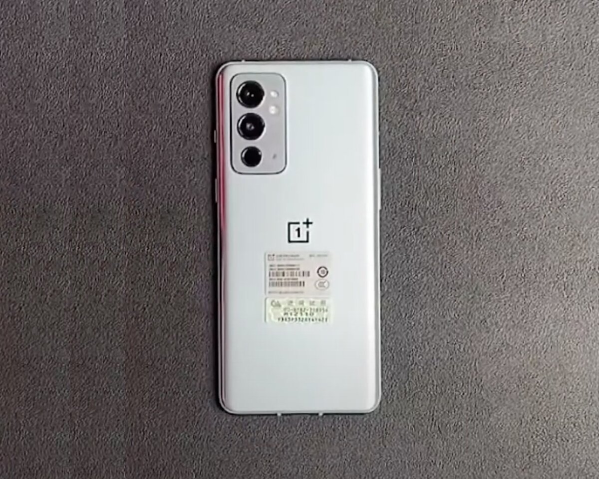 OnePlus 9RT