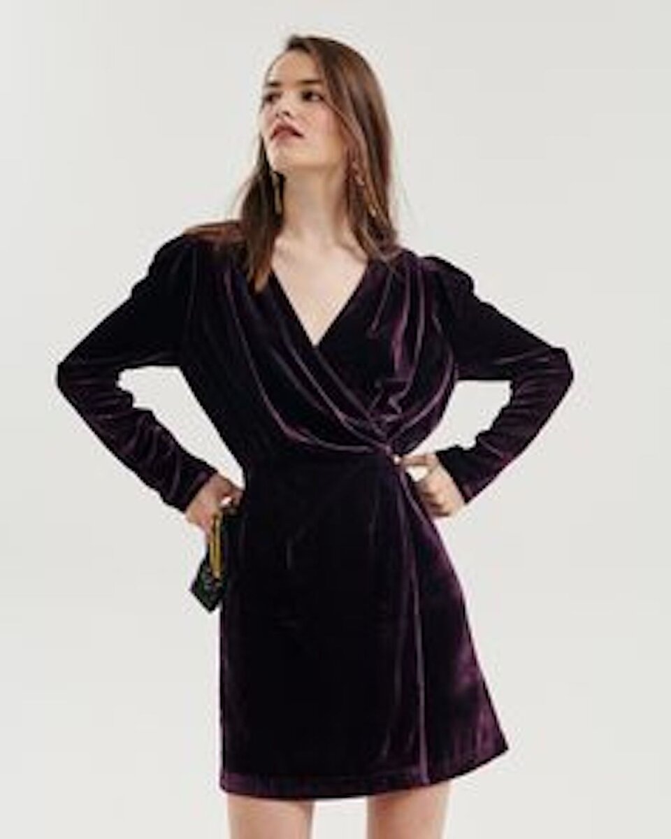 разные модели платьев с запахом из разных тканей какие красивые и как по разному смотрятся.