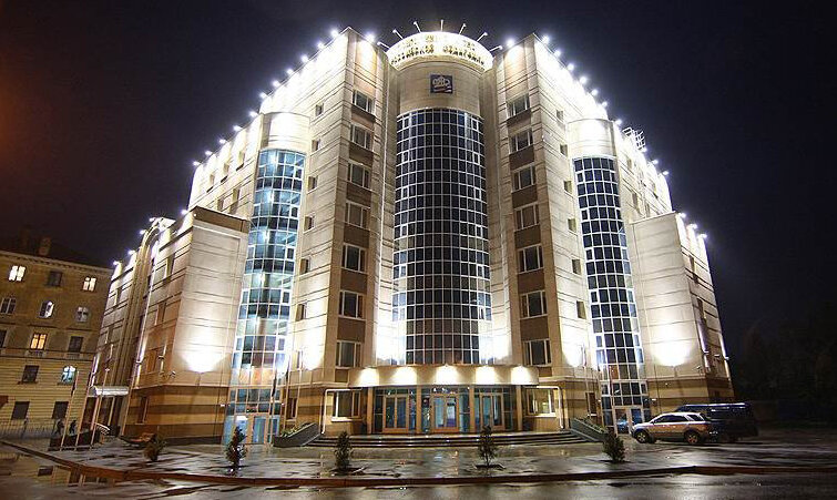 Здание ПФР в Кирове выглядит в ночных огнях, что твой отель пятизвёздочный!