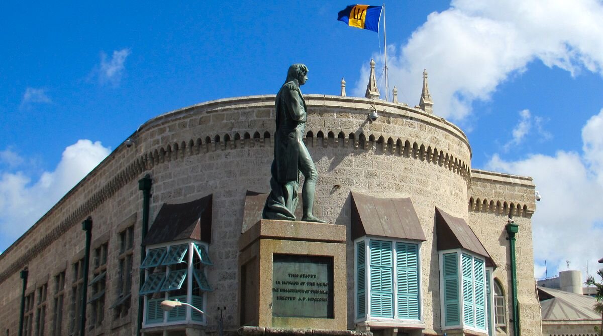 Памятник адмиралу Нельсону в Бриджтауне, Барбадос.