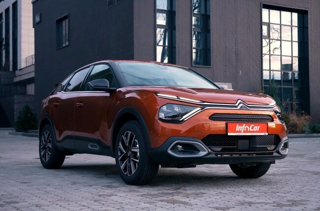 Citroen C4 вид спереди