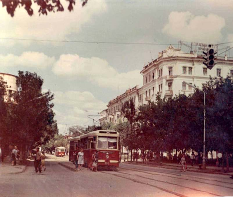 Грозный. Набережная реки Сунжа