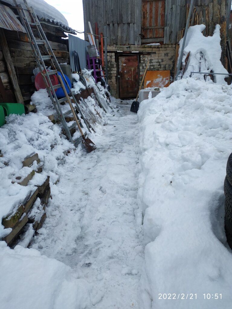 Проход к сараю