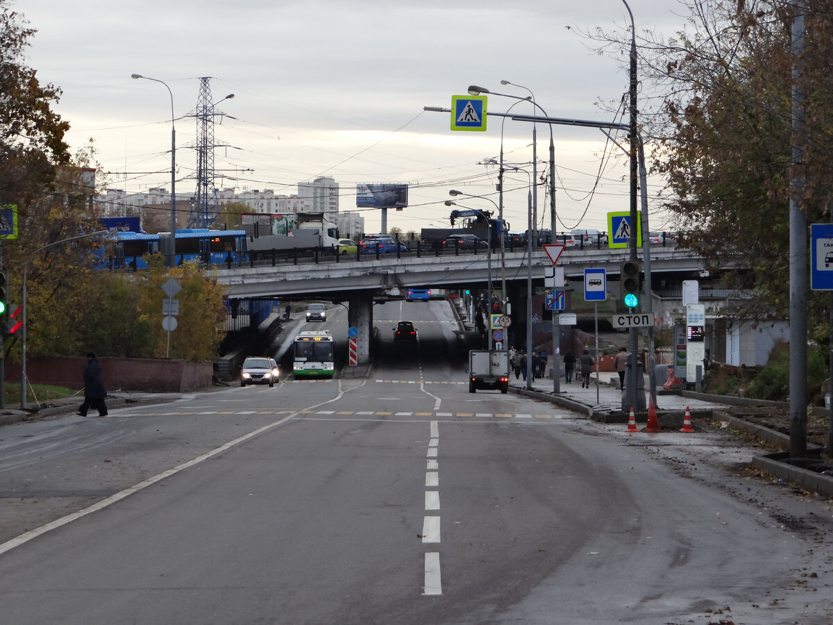 Общий вид в сторону платформы Петровско-Разумовская (буд. МЦД-3) уже ближе к Дмитровскому путепроводу. 02.10.2019