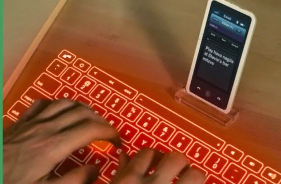 Фанатские изображения нового Iphone 5. Взято из открытых источников.