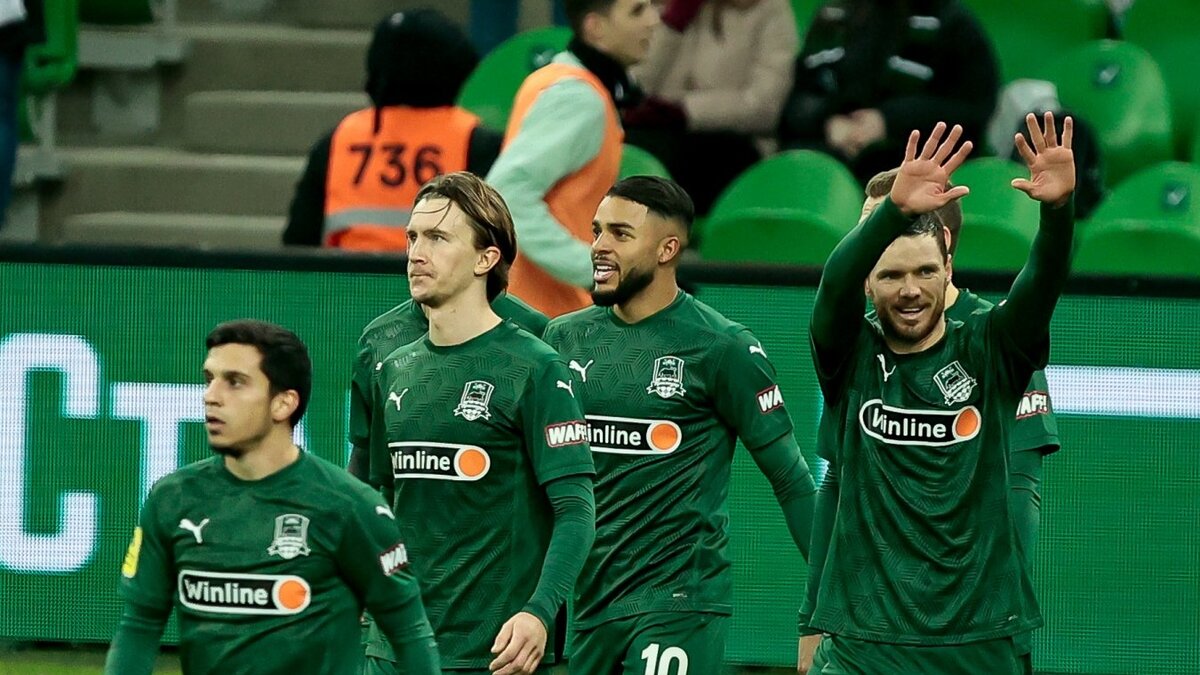 Игроки ФК "Краснодар" на выездном матче против Нижнего Новгорода.