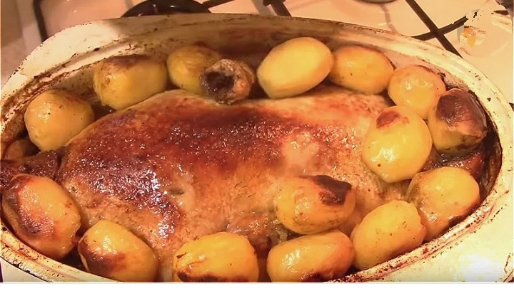 Картофель, тушёный с гусем.